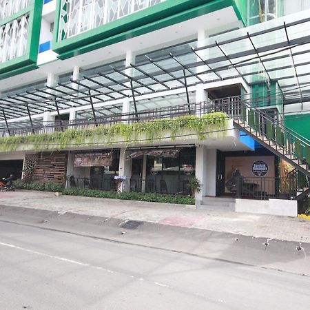 Harvia Suites Kebon Jeruk Jakarta Exteriör bild