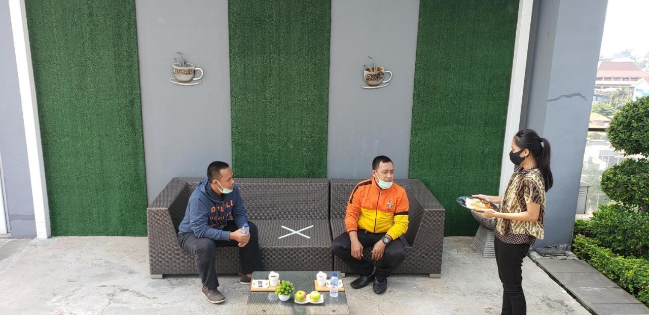 Harvia Suites Kebon Jeruk Jakarta Exteriör bild