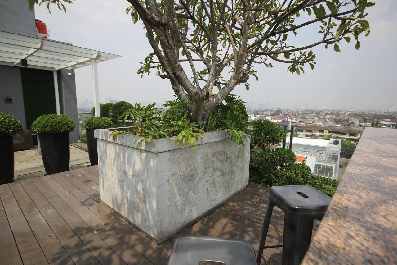 Harvia Suites Kebon Jeruk Jakarta Exteriör bild
