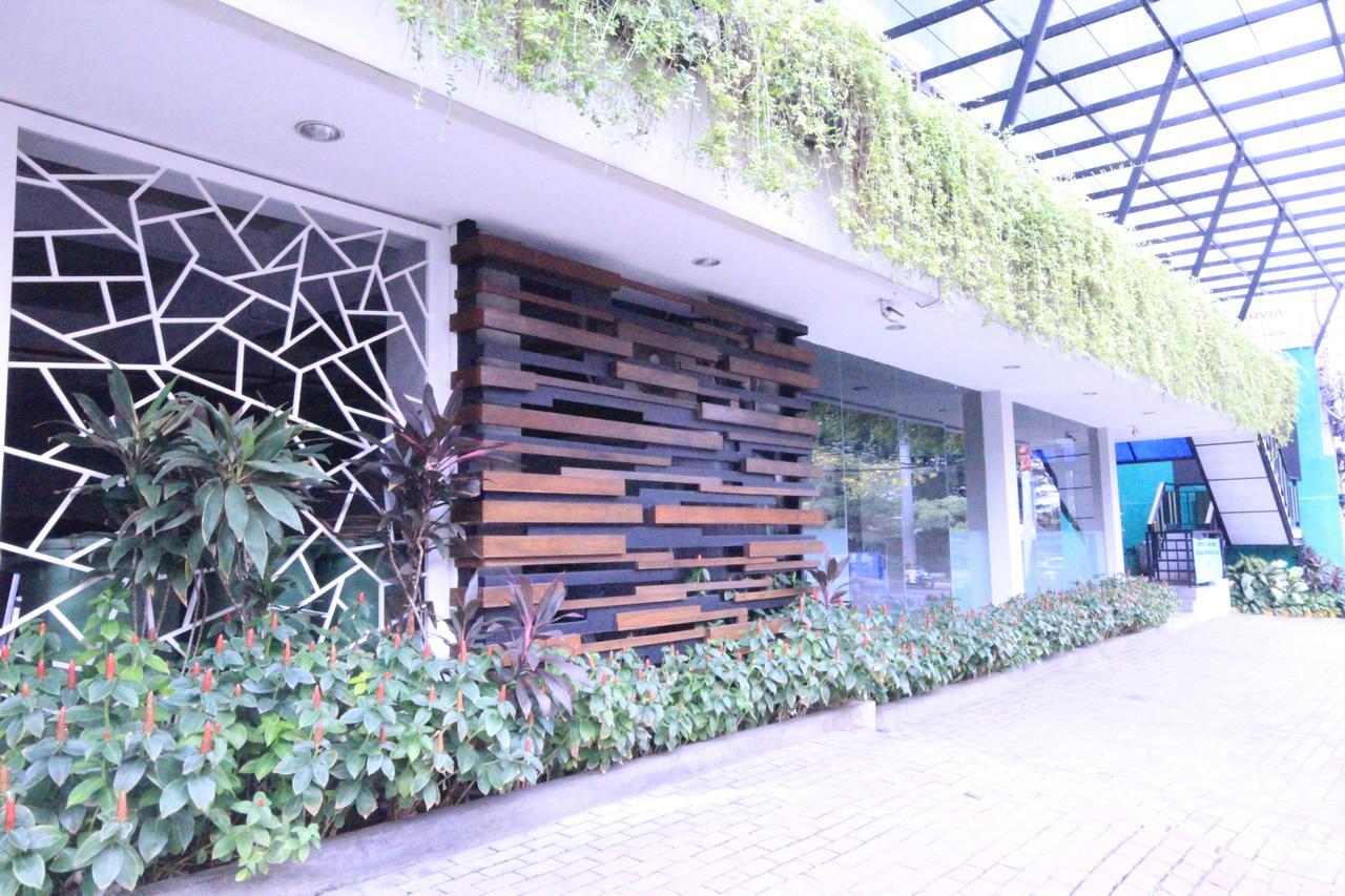 Harvia Suites Kebon Jeruk Jakarta Exteriör bild
