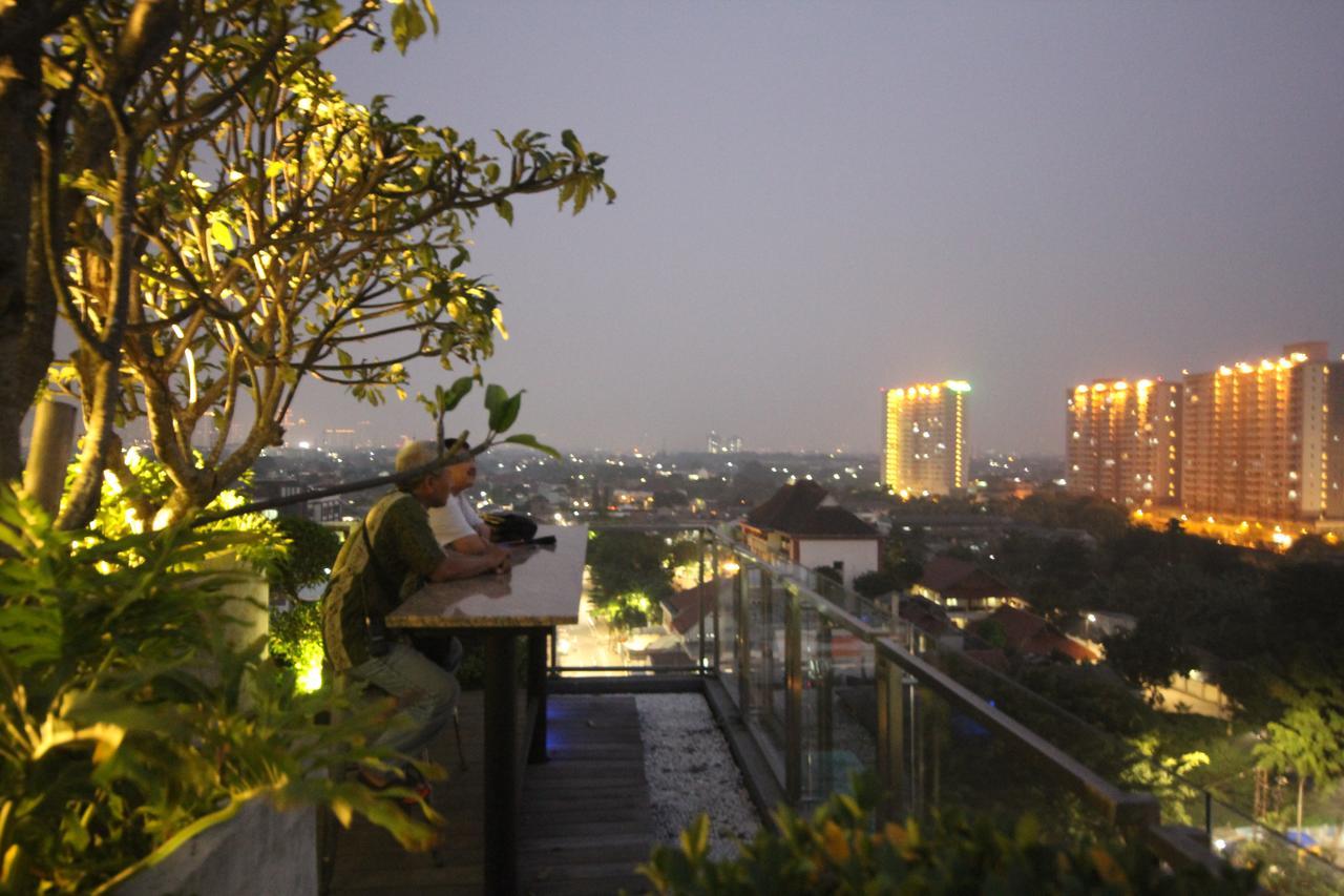 Harvia Suites Kebon Jeruk Jakarta Exteriör bild