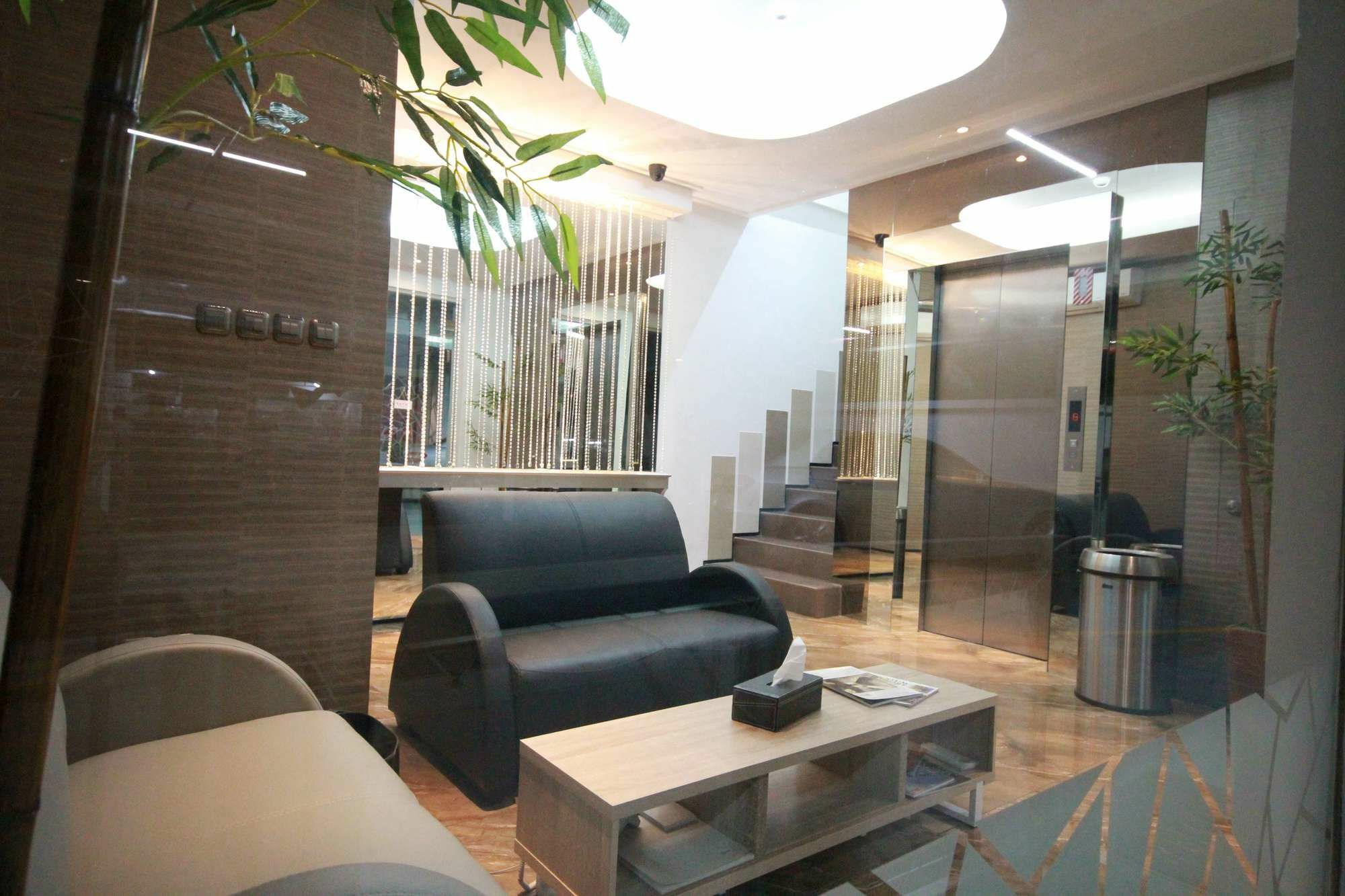 Harvia Suites Kebon Jeruk Jakarta Exteriör bild