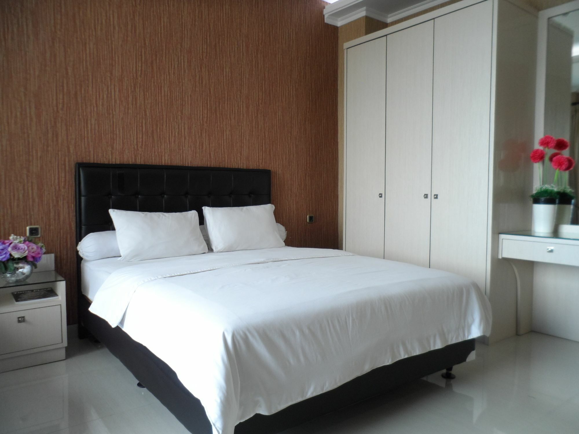 Harvia Suites Kebon Jeruk Jakarta Exteriör bild